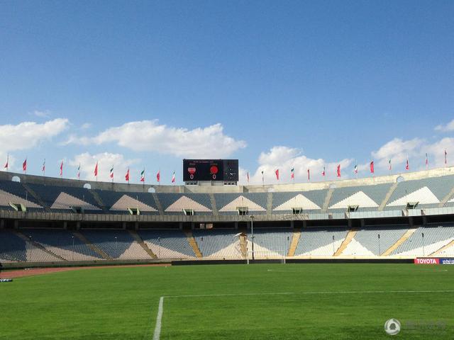 战报07:10美联 辛辛那提FC2-2（120分钟2-3）哥伦布机员07:30智利甲伊瓦顿0-2奥希金斯08:00巴甲 米涅罗竞技2-1圣保罗09:00墨联 墨西哥美洲队2-0利昂05:00NBA 快船113-112勇士06:00NBA 黄蜂117-123森林狼08:00NBA 活塞101-110骑士09:00NBA 雄鹿132-121老鹰09:00NBA 公牛124-118鹈鹕09:00NBA 热火129-144步行者今日焦点战预告14:00澳超 纽卡斯尔喷气机 VS 墨尔本城 亚冠错失三分，墨尔本城做客赢球结束连续不胜颓势？！